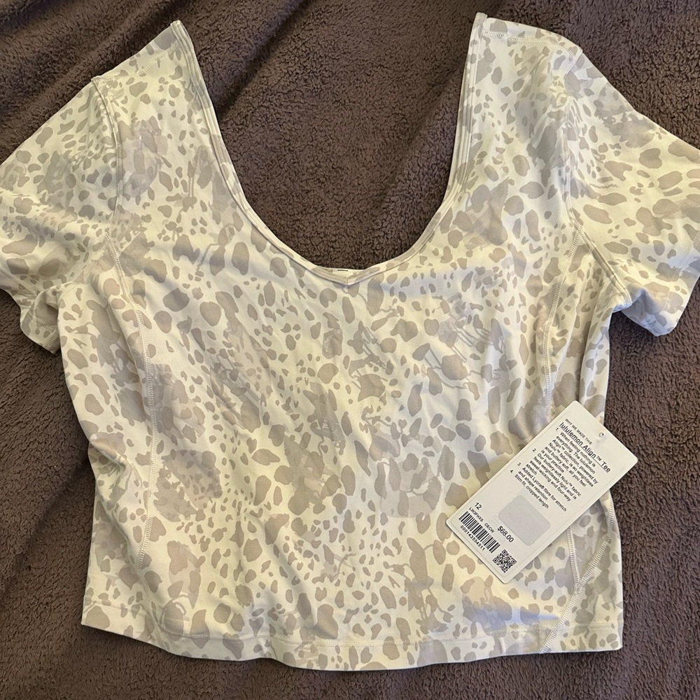 Lululemon Align tee